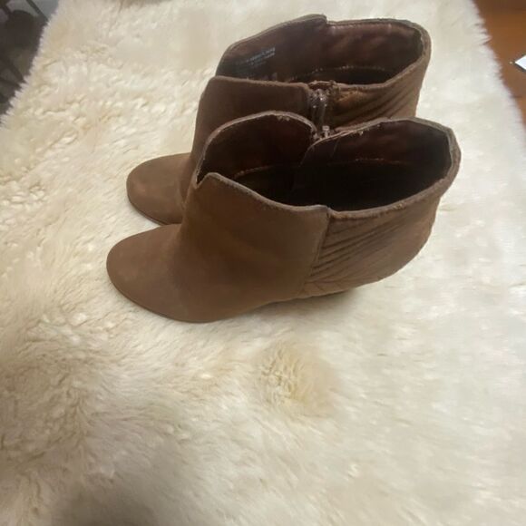 Carlos Santana Camira Brown Suede Wedge Booties size 10 - Picture 6 of 8